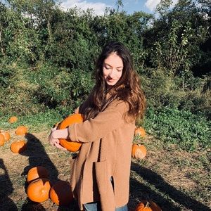 Meet your Posher, Alma